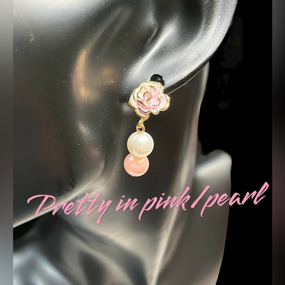 Pink Sea shell pearl earrings-you need to see these - Picture 2 of 8